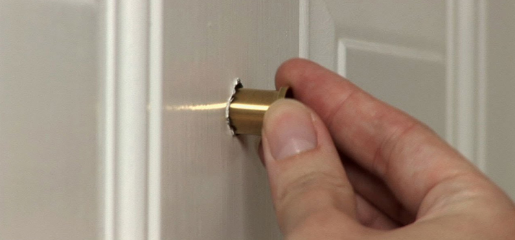 peephole door repair in Canyon Lake